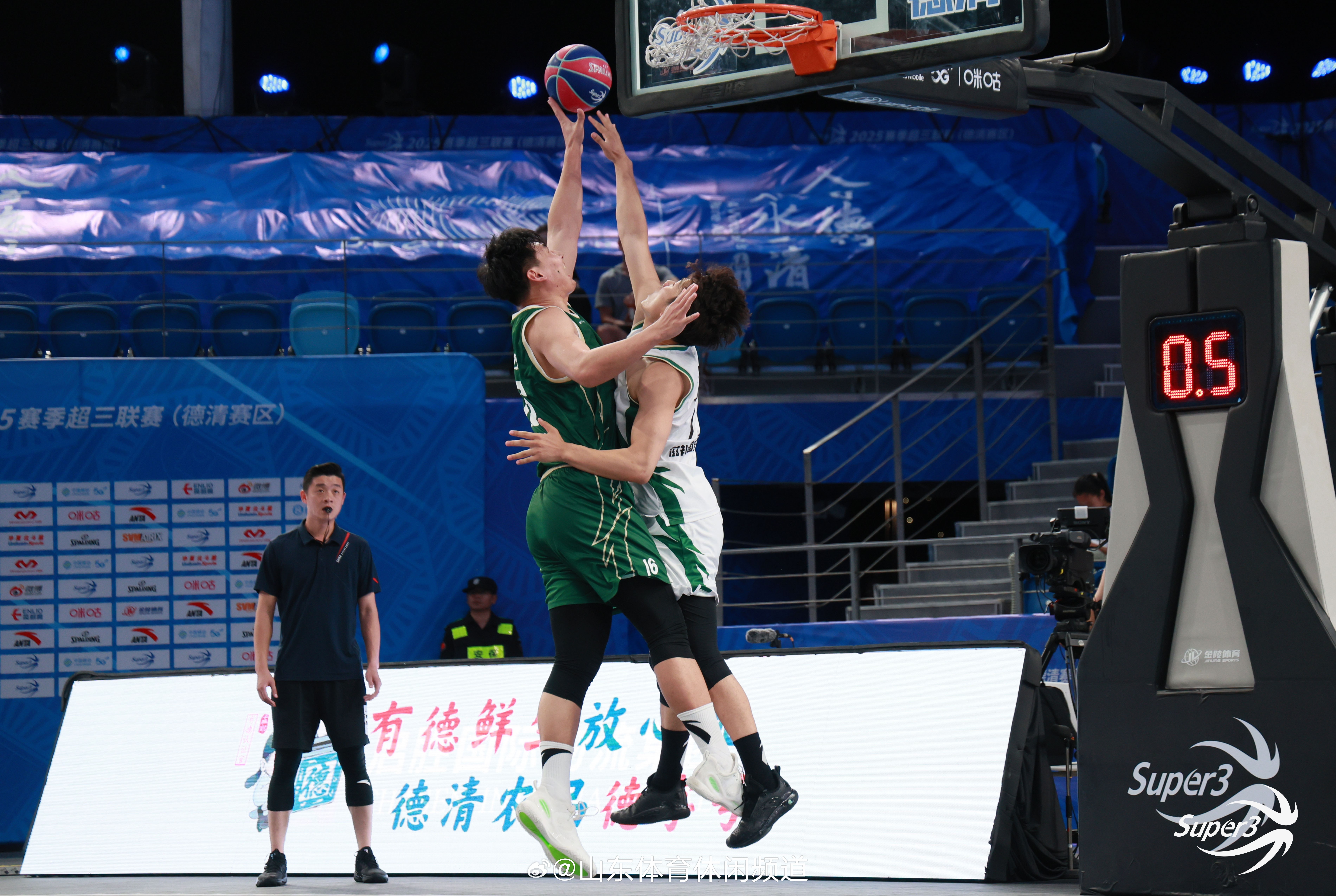 全明星赛倒计时，山东男篮国际比赛日豪取连胜，细节引发关注，态度坚定，身体对抗强度拉满的简单介绍