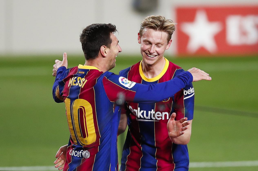 包含今晨拜仁慕尼黑调整名单以备欧超杯；官宣签约环节打磨；底气十足；阵容厚度经受考验的词条