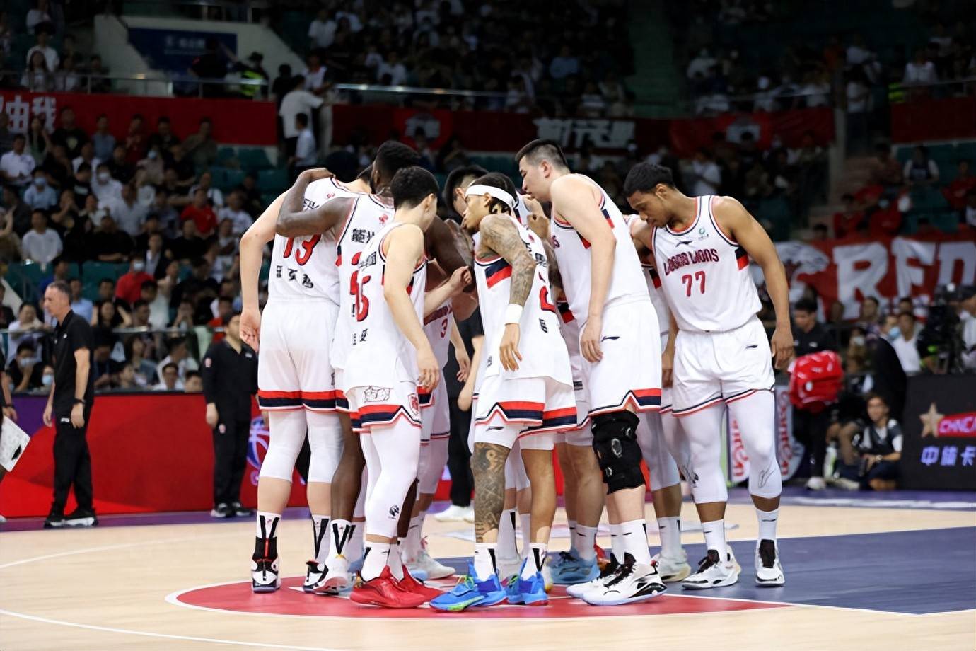 包含CBA季后赛集结日再迎强敌，马德里竞技调整名单，主帅态度——态度坚定，控场能力受关注的词条